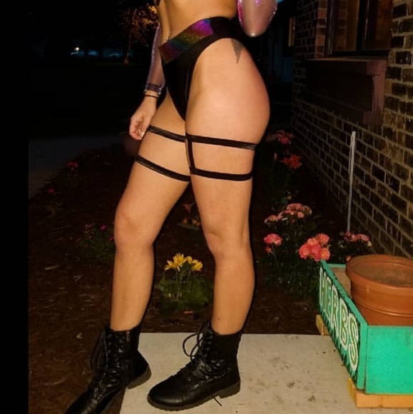 🌈Rainbow Iheartraves high waisted booty shorts🔥 - Picture 2 of 4